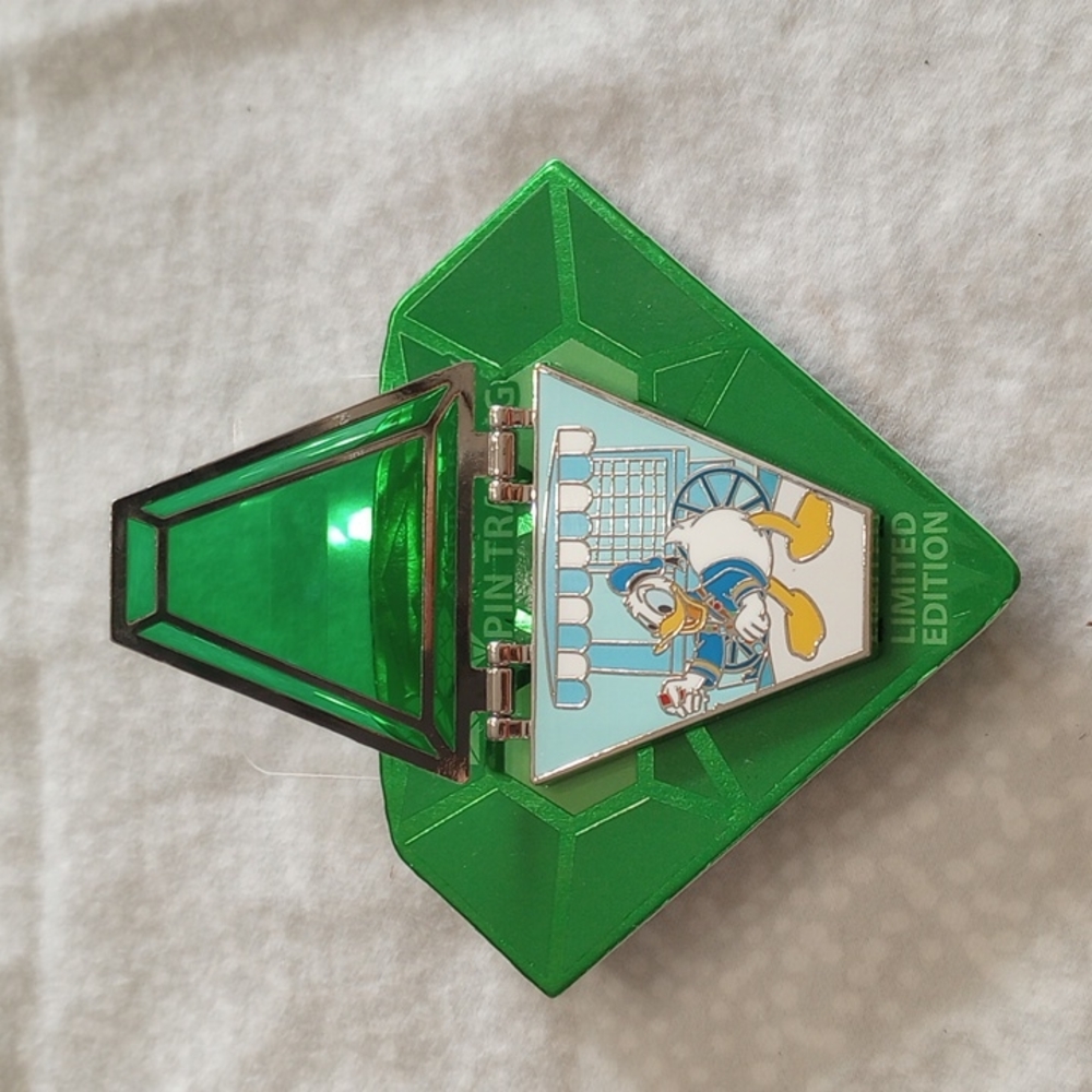 Disney 20th anniversary Pin Trading Donald Emerald Pin